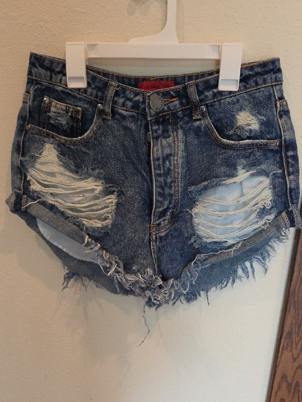 Signature 8 Shorts